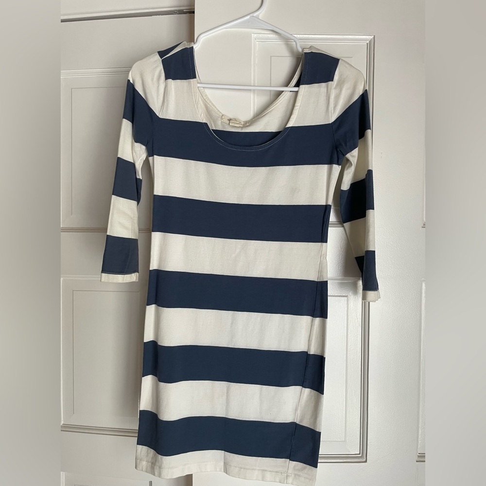 White & navy striped bodycon dress